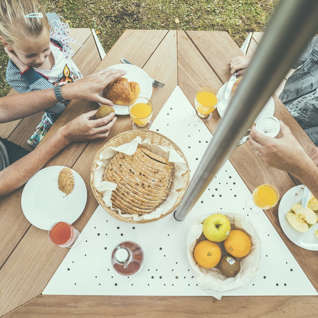 Anker Table