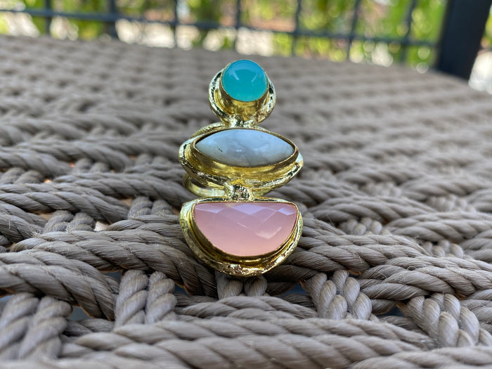 BRASS+CHALCEDONY+HOWLITE+ROSE QUARTZ TRINITY RING
