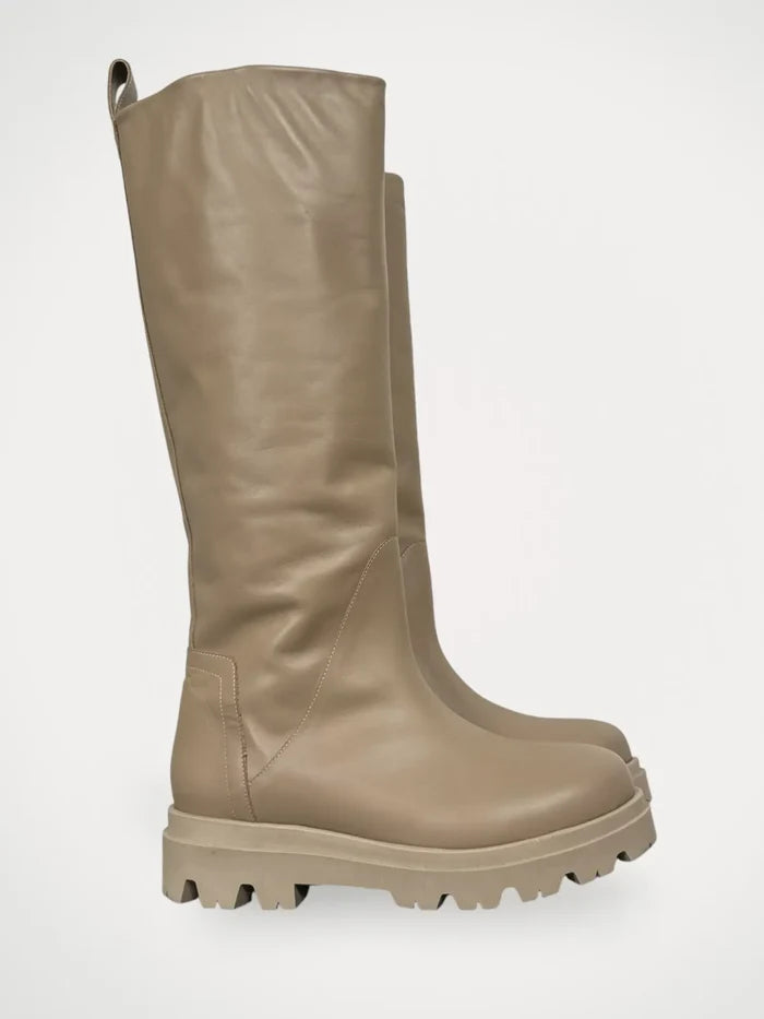 Flattered Luna Leather Taupe-skinnboots NWOT
