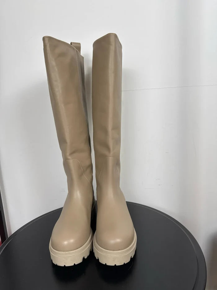 Flattered Luna Leather Taupe-skinnboots NWOT